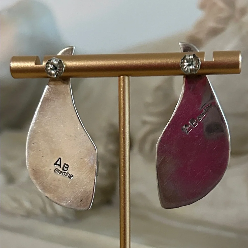 Vintage Native American Mother of Pearl Earrings - Picture 5 of 8